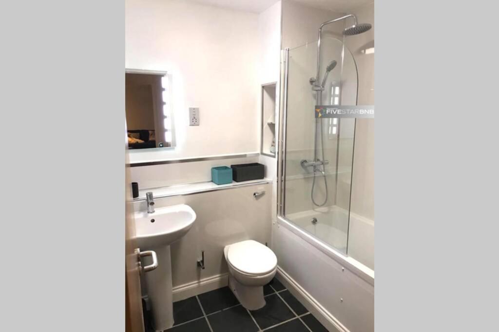 Waterfront Living In Leith With Free Parking! Apartment Edinburgh Bagian luar foto
