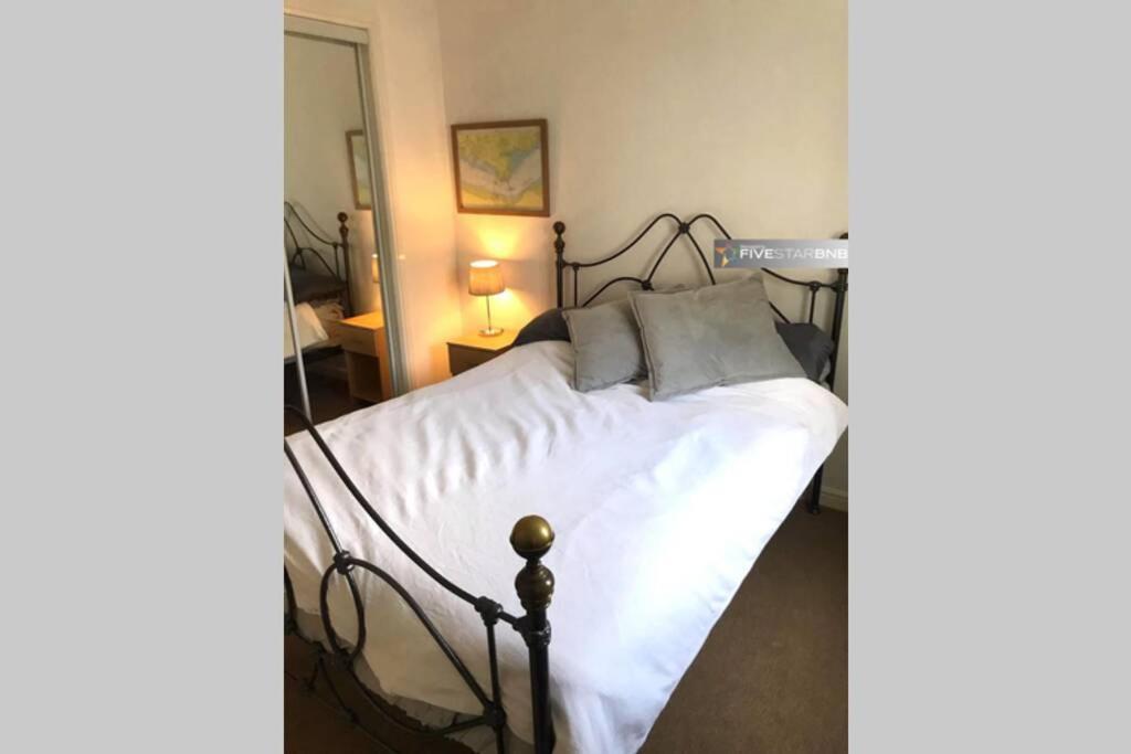 Waterfront Living In Leith With Free Parking! Apartment Edinburgh Bagian luar foto